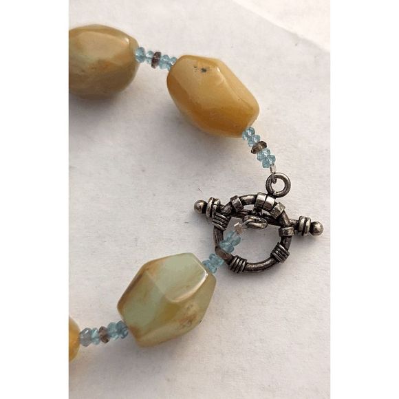 Hand-crafted honey-tone natural stone? bracelet 8" blue beads - Picture 4 of 4